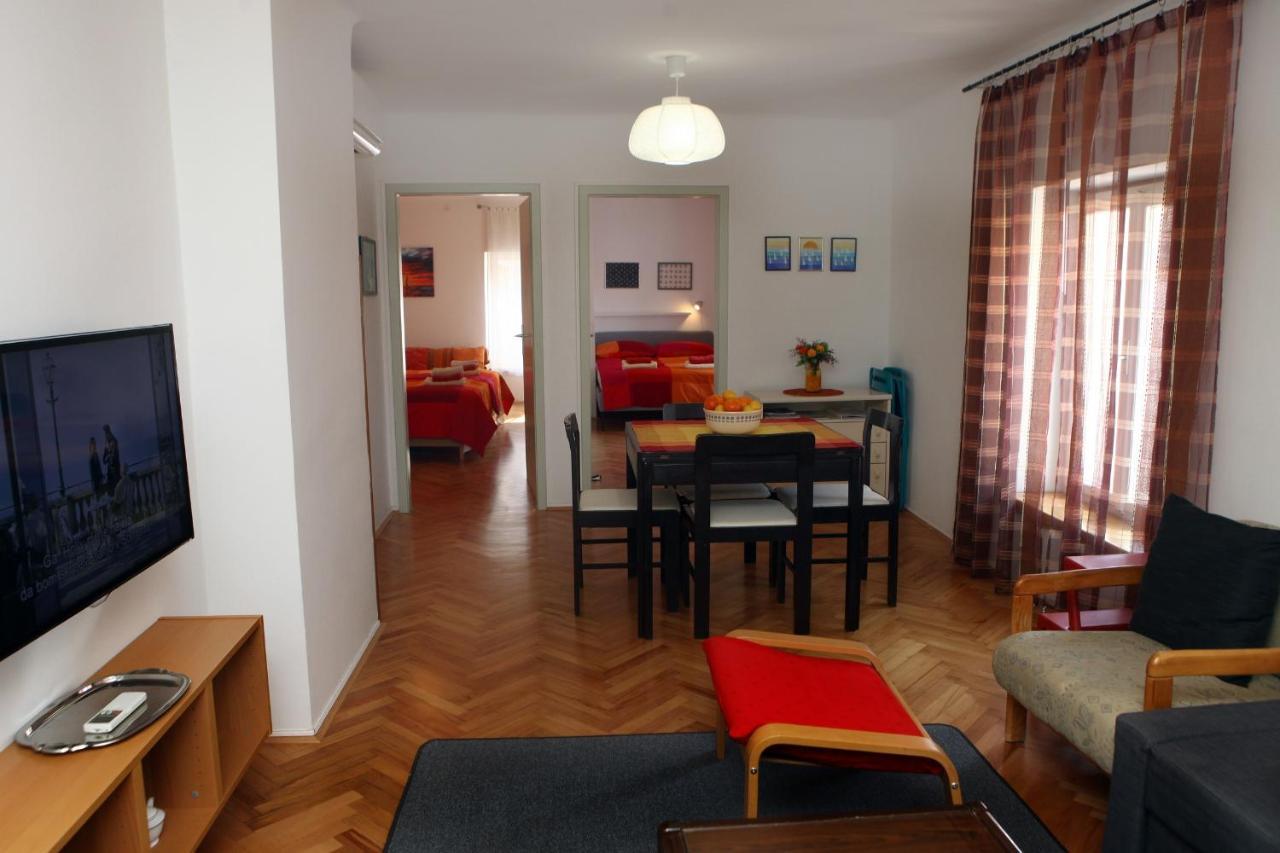 Spacious Piran Central Apartment For 5 Pax Bg Exterior photo